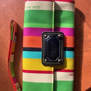 Nine West clutch/ wristlet. $20
